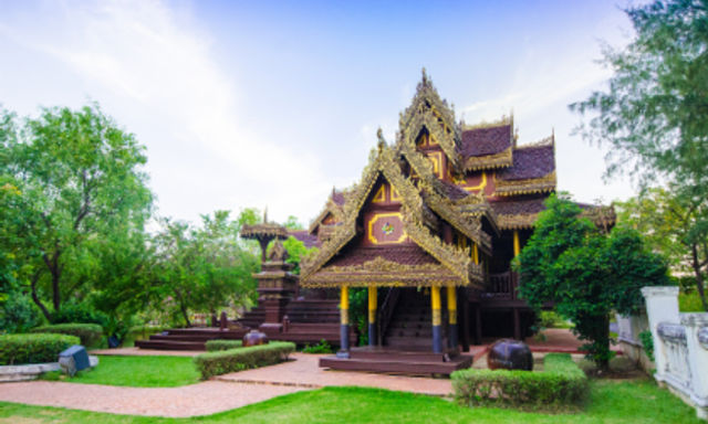 Vé tham quan Thành cổ và Bảo tàng Erawan